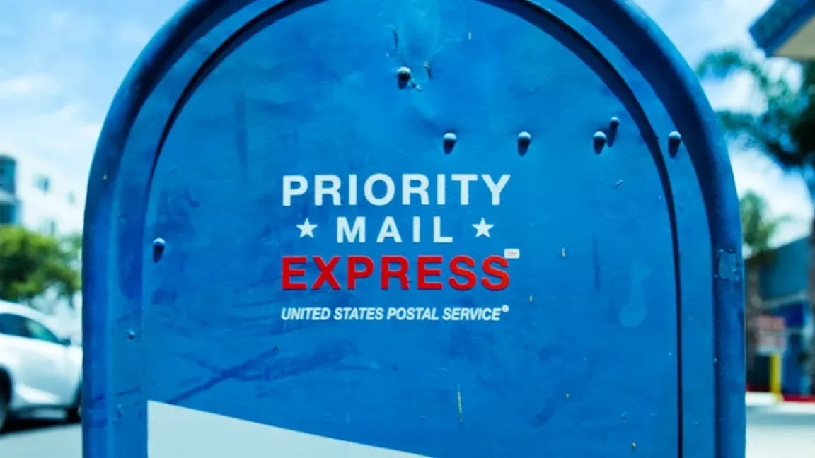 EMS (express mail special)