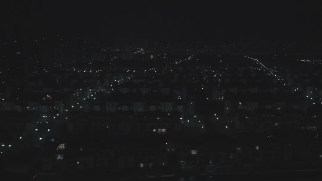 献给夜晚,海洋,和所有平凡:夜访XTransfer风控守夜人配图